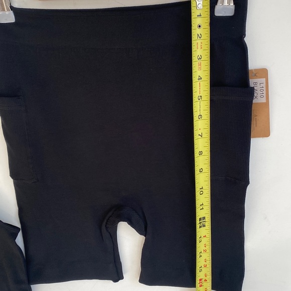 (AA4) Odiva Black Ribbed 2piece Tank top and Biker Short set, Size XL, NWT - Picture 12 of 14